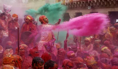 ladoo holi- India TV Hindi