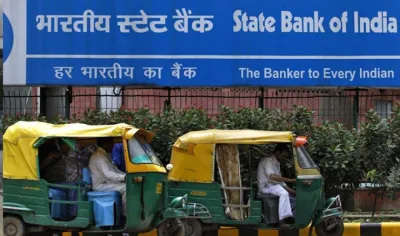 त्‍योहार पर मात्र 100 रुपए की प्रोसेसिंग फीस पर लोन दे रहा है SBI, बिना झंझट ले सकते हैं वेतन का चार गुना कर्ज- India TV Paisa