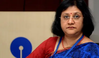 SBI की शेयर बिक्री के जरिए 15000 करोड़ रुपए जुटाने की योजना, जल्द होगी मर्चेन्ट बैंकर्स की नियुक्ति - India TV Paisa