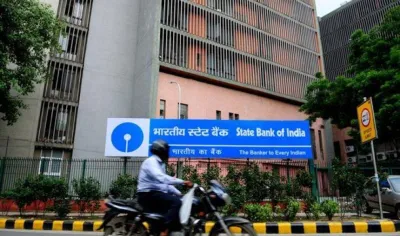 SBI ने 3 महीने में 3105 करोड़ कमाए और एक दिन में 13,700 करोड़ गंवा दिए- India TV Paisa