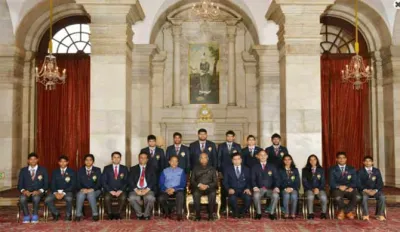  president of india with awardees of rajiv gandhi khel...- India TV Hindi