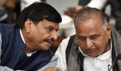 Shivpal Yadav and Mulayam Singh Yadav- India TV Hindi