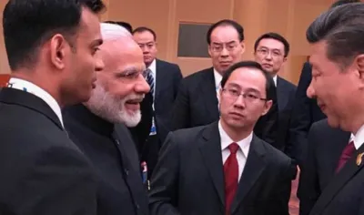 PM Modi Jinping exchange warm handshake as BRICS Summit...- India TV Hindi