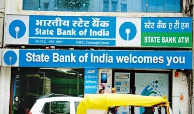 SBI ने दी अपने ग्राहकों को बड़ी सौगात, तुरंत पैसे भेजने के लिए IMPS शुल्‍क में की 80 प्रतिशत तक कटौती- India TV Paisa