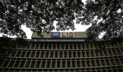 LIC अगले महीने से बंद करेगी जीवन अक्षय प्‍लान की बिक्री, घटती ब्‍याज दरों से मुश्किल हो रहा है इसको चलाना- India TV Paisa