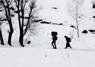 Jammu Traffic on Mughal road closed for the second day due...- India TV Hindi