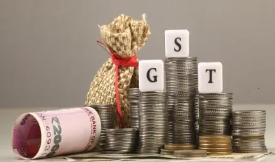 GST को और आसान बनाने जा रही है सरकार, टैक्‍स स्‍लैब चार से घटकर रह जाएंगे तीन- India TV Paisa