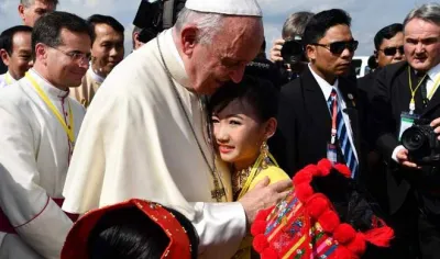 Pope Francis arrives in Myanmar on a four day tour- India TV Hindi