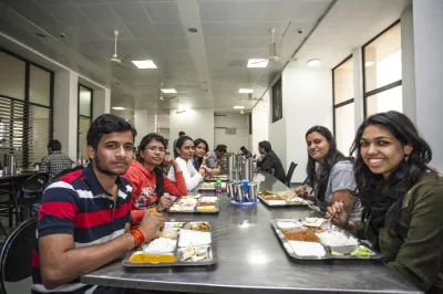 IIT canteen- India TV Paisa