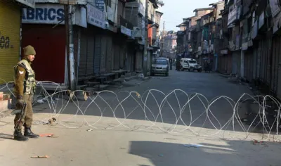 srinagar-curfew- India TV Hindi