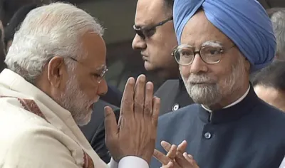 pm modi and manmohan singh- India TV Hindi