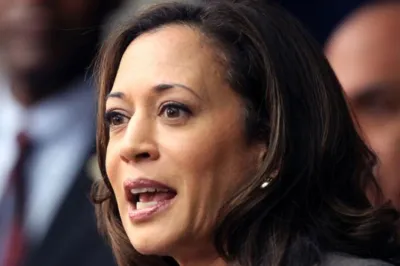 Indian-origin senator Kamala Harris not ruling out 2020 White House ambition | AP- India TV Hindi