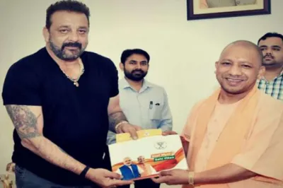 Yogi Adityanath meets actor Sanjay Dutt as part of Sampark for Samarthan initiative- India TV Hindi