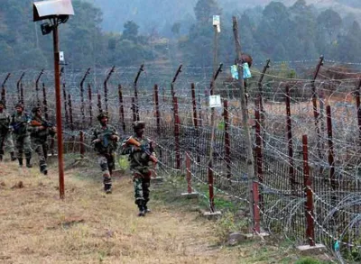 <p>Jammu Two BSF jawans 6 civilians injured in Pakistani...- India TV Hindi