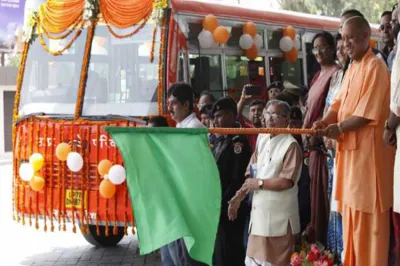 Yogi Adityanath inaugurates hi-tech Alambagh bus station- India TV Hindi