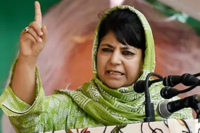 जम्मू-कश्मीर: मुश्किल में महबूबा, स्थापना दिवस पर खुलकर सामने आ गई PDP की बगावत | PTI- India TV Hindi