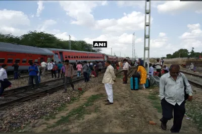 Ajmer-Jammu Tawi Express derails near Jaipur; no casualty- India TV Hindi