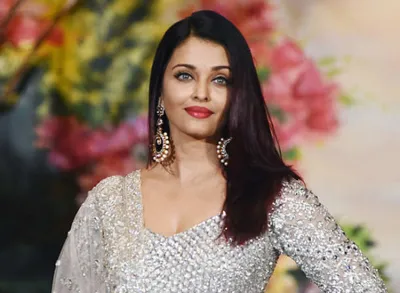 Aishwarya Rai Bachchan says housewives are the biggest CEOs in india -  India TV Hindi