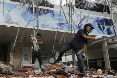 Powerful earthquake kills 91 on Indonesia's Lombok, tourists being evacuated | AP- India TV Hindi