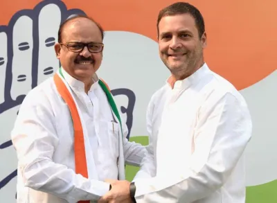 Delhi: Former NCP leader Tariq Anwar joined Congress in presence of party president Rahul Gandhi- India TV Hindi