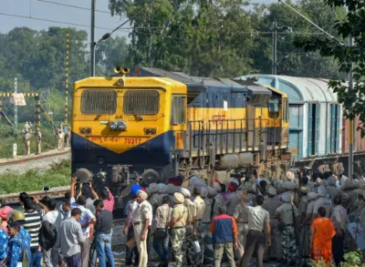 Amritsar Tragedy: Driver claims stone-pelting by mob as he slowed down train; locals rubbish stateme- India TV Hindi