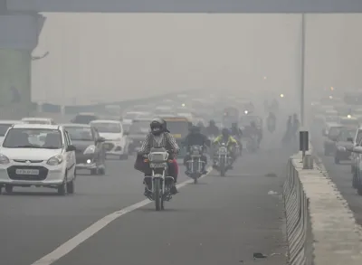 Delhi continues to choke as air quality turns 'severe' again, EPCA extends ban on construction and t- India TV Hindi