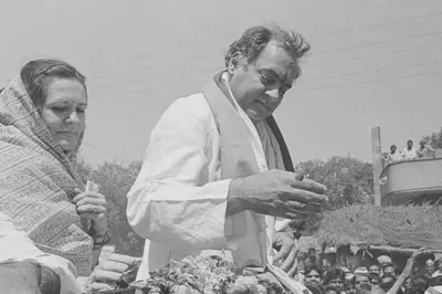 <p>rajiv gandhi and sonia gandhi</p>- India TV Hindi