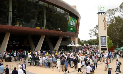 Adelaide Crowd- India TV Hindi