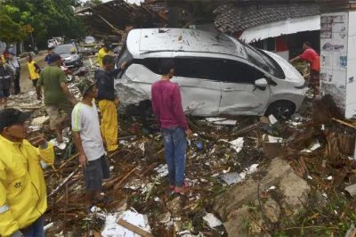 Tsunami Indonesia - India TV Hindi