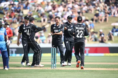 India vs New Zealand 4th ODI: ट्रेंट बोल्ट की घातक गेंदबाजी, न्यूजीलैंड ने भारत को 8 विकेट से हराया- India TV Hindi