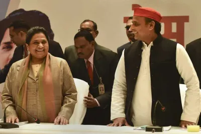 <p>mayawati and akhilesh yadav</p>- India TV Hindi