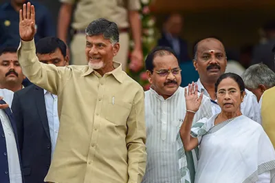 Mamata extends support to Andhra CM Chandrababu Naidu's one-day fast at Delhi | PTI File- India TV Hindi