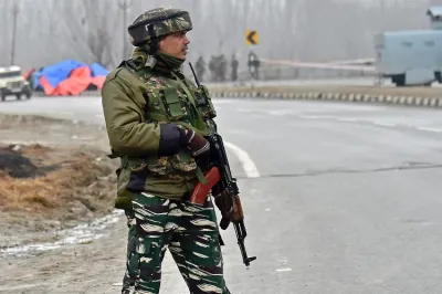 <p>Security personnel stands guard at the site of suicide...- India TV Hindi