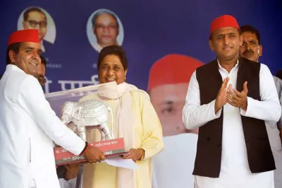 <p>mayawati and akhilesh yadav</p>- India TV Hindi