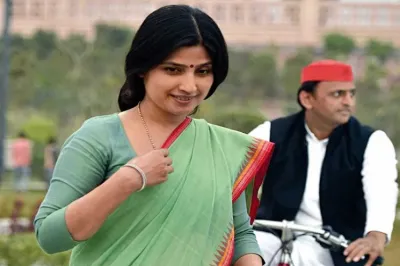 <p>Dimple Yadav and Akhilesh Yadav (File Photo)</p>- India TV Hindi