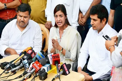 Twitter war between AAP MLA Alka Lamba and Saurabh Bharadwaj over joining Congress- India TV Hindi