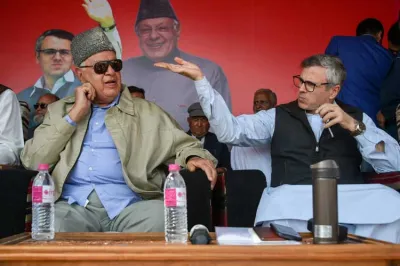 <p>farooq abdullah and omar abdullah</p>- India TV Hindi