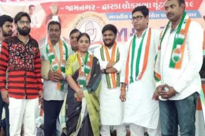 <p>Ravindra Jadeja's father, sister join Congress</p>- India TV Hindi