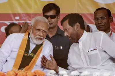 <p>pm modi and ramvilas paswan</p>- India TV Hindi