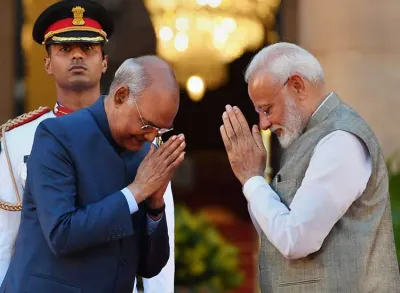 <p>President Ram Nath Kovind greets Prime Minister Narendra...- India TV Hindi