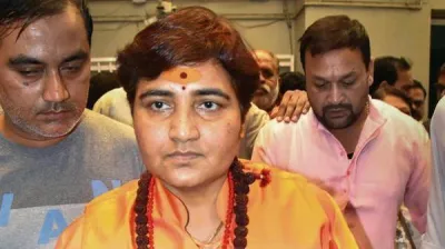 Election Commission bars Sadhvi Pragya Singh Thakur from campaigning for 72 hours- India TV Hindi