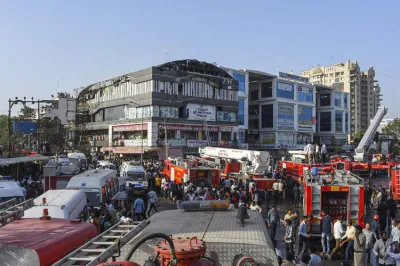 Gujarat: Fire breaks out on the second floor of a building in Sarthana area of Surat- India TV Hindi