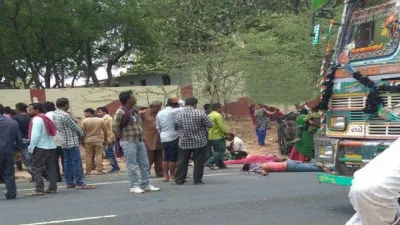 <p>Women, children among 11 dead in road accident in...- India TV Hindi