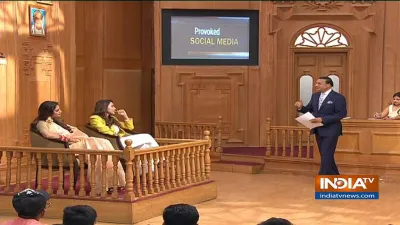 Nusrat Jahan and Mimi Chakraborty in Aap Ki Adalat - India TV Hindi