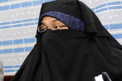 NIA attaches of Kashmiri separatist leader and Dukhtaran-e-Millat chief Asiya Andrabi in Srinagar | - India TV Hindi