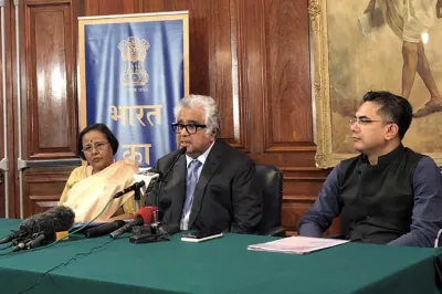 <p>Senior advocate Harish Salve addresses a press...- India TV Hindi