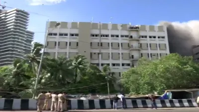 Fire breaks out in MTNL building at Bandra- India TV Hindi