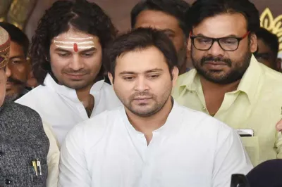 <p>Rashtriya Janata Dal (RJD) leader Tejashwi Yadav with...- India TV Hindi