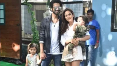 shahid kapoor with his family- India TV Hindi