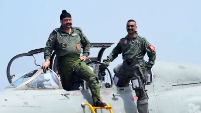 Abhinandan Varthaman and BS Dhanoa- India TV Hindi